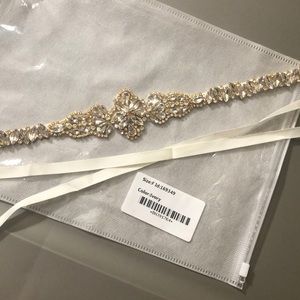 Beautiful bridal/special event dress belt 🥰